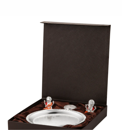 Puja Thali with Lakshmi Ganesha on Chowki & Tea Light
